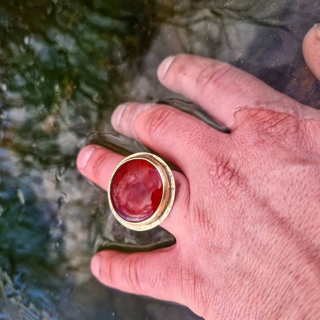 inel supradimensionat cu un carneol natural, netratat
