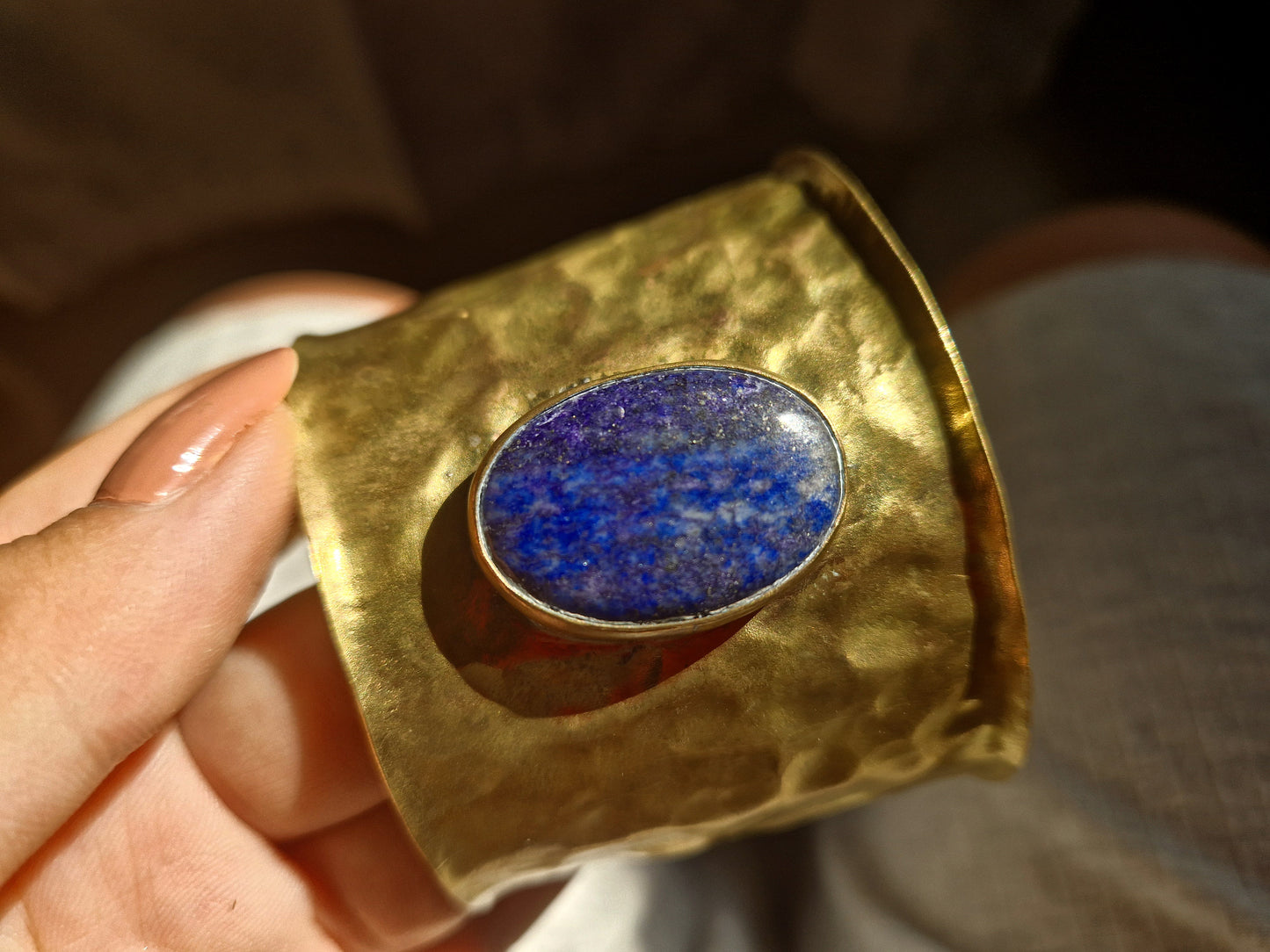 brățară lată tip cuff cu lapis lazuli